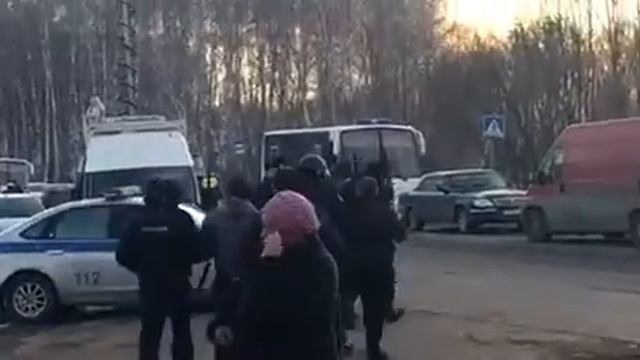 Воловичи: ОМОН вяжет людей смотреть онлайн