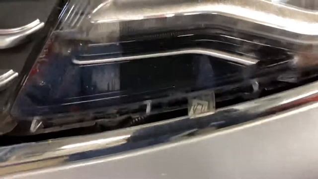 2016 Lincoln MkX Снимаем передний бампер .