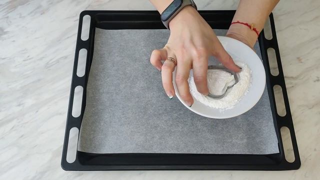 Пирожные Шу с кракелином в форме сердечек. Заварное тесто смотреть онлайн