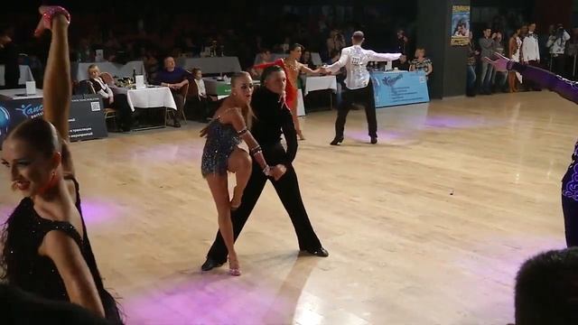 #93 Коробка Ренат Коробка Инна Чемпионат Украины 2015 WDC AL Adult Lat Semi Finals Cha Cha смотреть онлайн