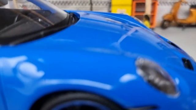 ? PORSCHE 911 (992) GT3, Maisto 1/18 (36458B) #118 смотреть онлайн