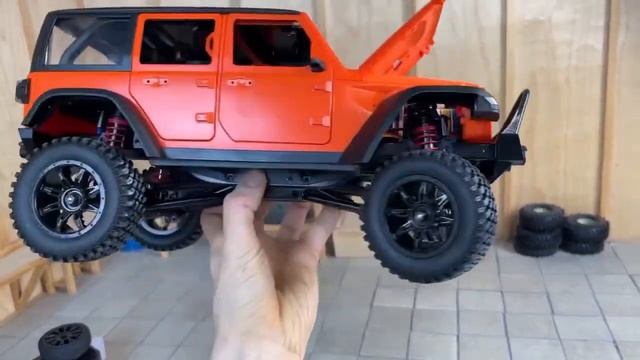 ✅ Первое знакомство с MN-128. Jeep Wrangler в 12 масштабе смотреть онлайн