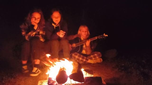 Танцы - ssshhhiiittt! (ковёр около костра) смотреть онлайн