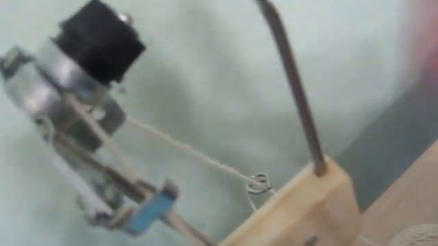 Нева-5.Заправляем нить в нитевод.