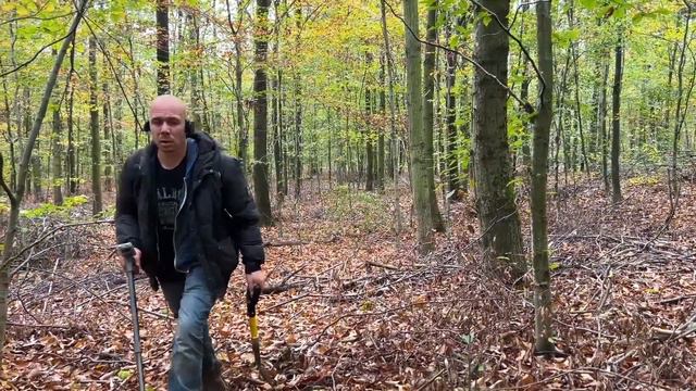 We dig for WW2-Relics in a German WAR forest - We found SILVER in a FOXHOLE - AlldayMD смотреть онлайн