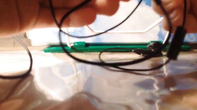 Распутываю наушники смотреть онлайн