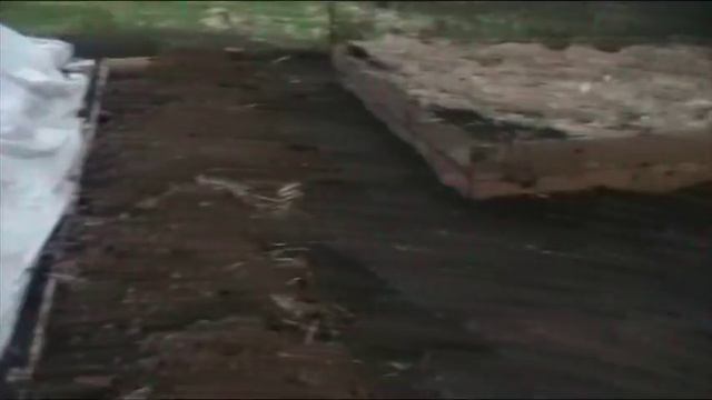 Продолжаем работать на участке. Теплые грядки.//Секреты хороших урожаев. смотреть онлайн