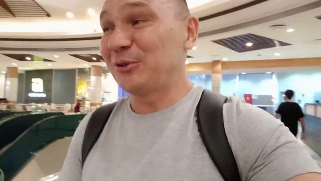 Khalidiyah Mall Abu Dhabi - Молл со спецификой смотреть онлайн