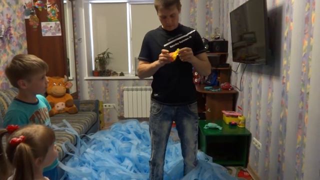 Танюшка и Ромашка, надувная рыба монстр, игра поиск сюрприза, серия 2 смотреть онлайн