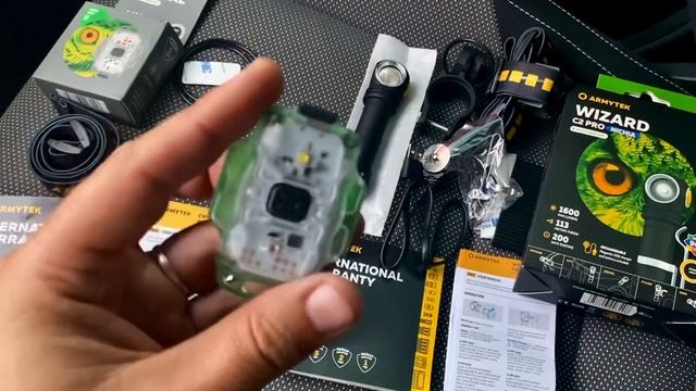 Armytek Wizard C2 PRO Nichia & Armytek Crystal