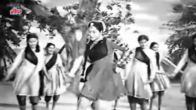Lata Mangeshkar OLD Song - Ek Main Ek Tu HD - Black & White Songs - Vyjayanthimala, Pradeep Kumar смотреть онлайн
