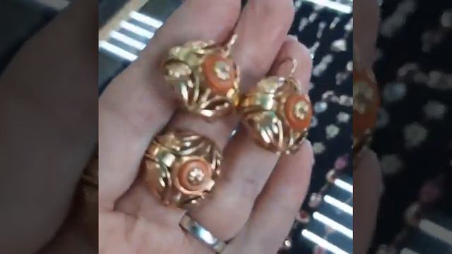 Золотой комплект, проба 583, вставки кораллы,вес 18гр, вотцап +79152799094 смотреть онлайн