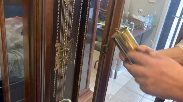 Clock Repair Tip; Taking a Grandfather movement out of its case! A requested subscriber video. смотреть онлайн