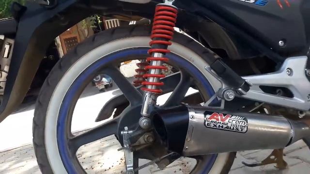 Honda CB 125 E Motorsiklet e Egzoz Uygulama mız смотреть онлайн