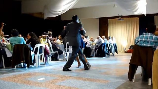 Julito Tango & Gisel Ber . Fiesta de los 80' 21/09/10. смотреть онлайн