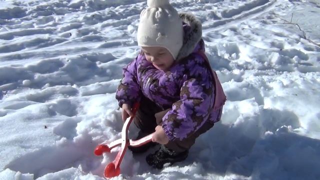 Снежколеп Строим большую башню с помощью снежколепа Snezhkolep смотреть онлайн
