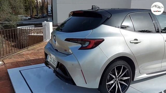 Honda Civic 2.0 eHEV vs Toyota Corolla Hybrid 2.0 смотреть онлайн