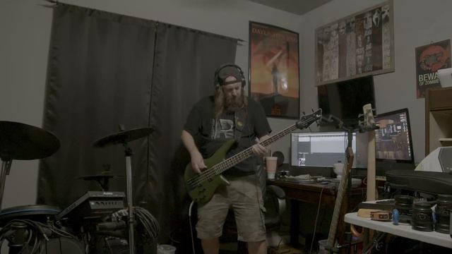 Bass Cover Hey John Whats Your Name Again by The Devil Wears Prada смотреть онлайн