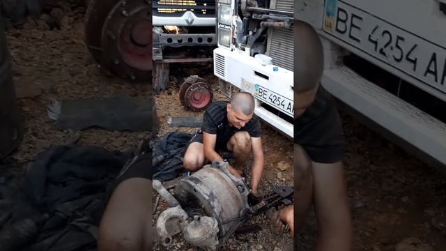 Установка  передней балки рено пряник на МАЗик