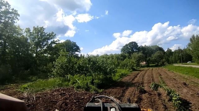 CASE MAXXUM 100 -выехал в поле с фрезой. смотреть онлайн