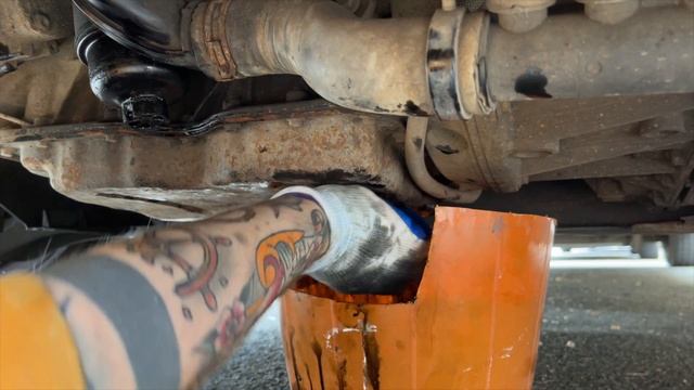 How to do an Oil & Filter Service on a Renault Master / Vauxhall Movano смотреть онлайн