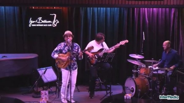 Joander Santos trio. Ринат Сафаргалиев - бас, Алексей Денисов - барабаны.