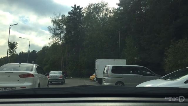 Парковка задним ходом. Парковка между машинами. Два способа. смотреть онлайн