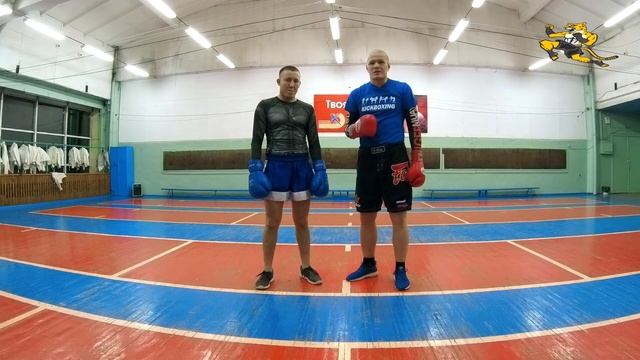 Кикбоксинг. Защитное действие - движение назад. смотреть онлайн