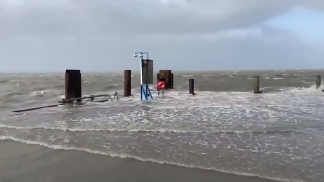 Germany is ready to evacuate! The strongest storm hit the country 17 February 2022! смотреть онлайн