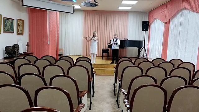 Мария Петракова и Тихон Сатюков - Когда немножечко грустно (М. Демиденко) #кларнет #тихонсатюков смотреть онлайн