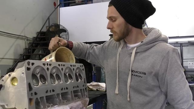 Ozmods - GM small-block engine rebuild ( part 2 ) смотреть онлайн