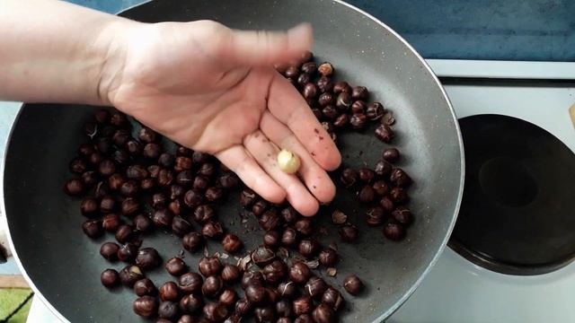 Asan üsulla fındığın qabığının təmizlənməsi. Tavada pratik üsulla fındıq qabığının soyulması. смотреть онлайн