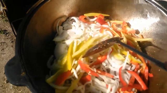 Почки тушёные в сметане с овощами по- Русски смотреть онлайн
