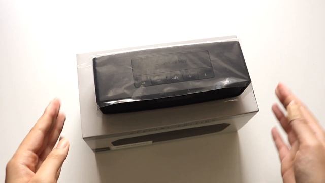 Bose SoundLink Mini II (Triple Black ?) Unboxing + Setup + First Impressions смотреть онлайн