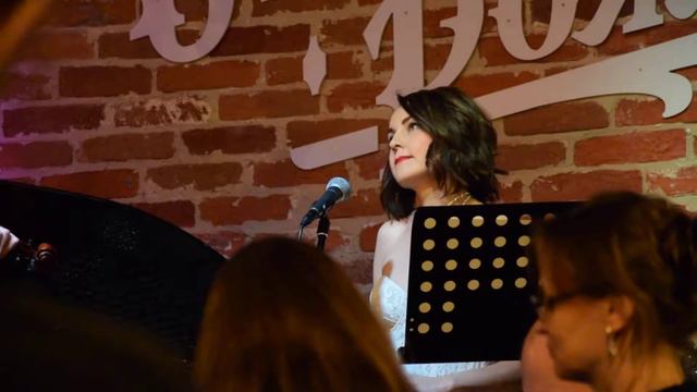 Вера Кожеманова «Кивӗ рояль» кафере