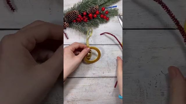 Игрушка на ёлку своими руками/ новогодняя игрушка из фоамирана смотреть онлайн