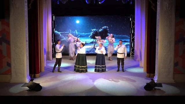 Лазурица - Луна повисла над околицей смотреть онлайн