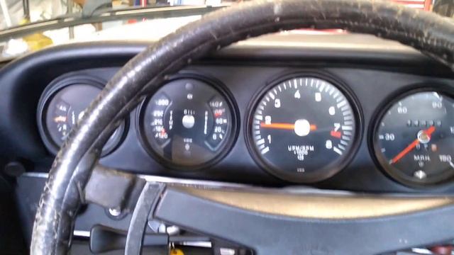 1973 Porsche 911S Cold Start. смотреть онлайн