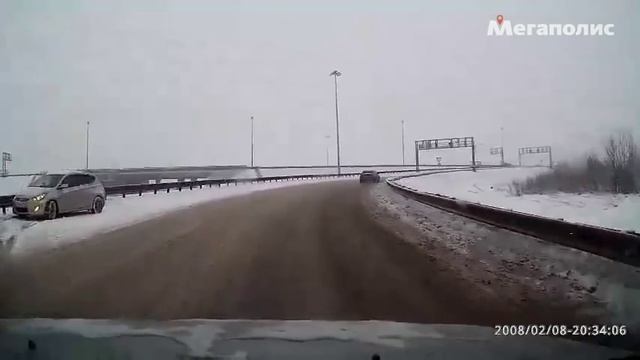 Занесло на скользкой дороге. смотреть онлайн