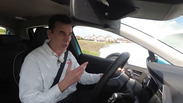 Renault CLIO HYBRID: come va l'IBRIDA E-TECH da 140 CV смотреть онлайн