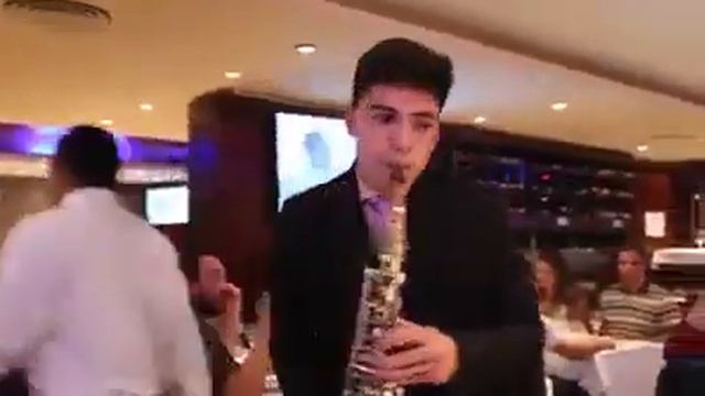 Деспаситоо на Саксафоне смотреть онлайн