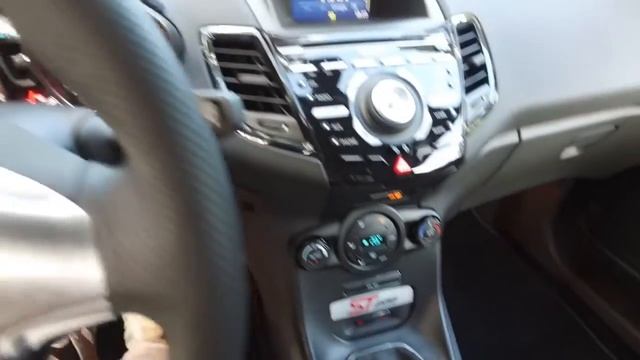New Ford Fiesta ST200 - Acceleration 0-180 Km/h - 2016 HD смотреть онлайн