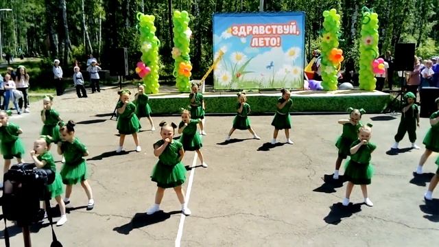 Мы танцевать умеем. Хореографический коллектив Ладушки. п Куйтун. смотреть онлайн