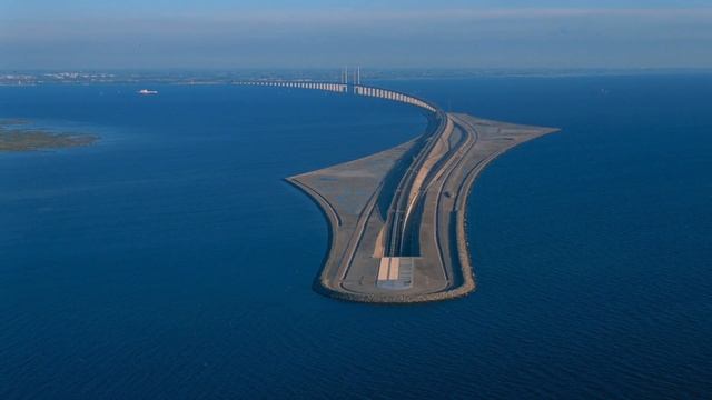 Необычный Эресуннский мост смотреть онлайн