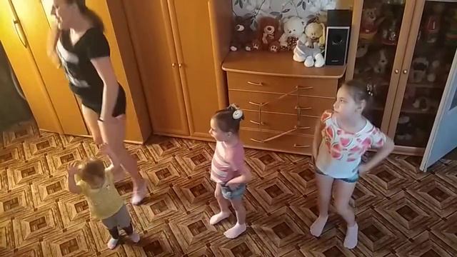 Танцуем дома. смотреть онлайн