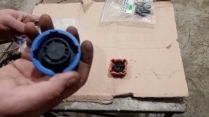 Небольшой тест крышек расширительного бачка системы охлаждения двигателя.