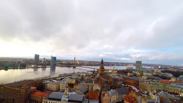 Захватывающая панорама с башни Св. Петра | Рига, Латвия | Riga, Latvia [HD] смотреть онлайн