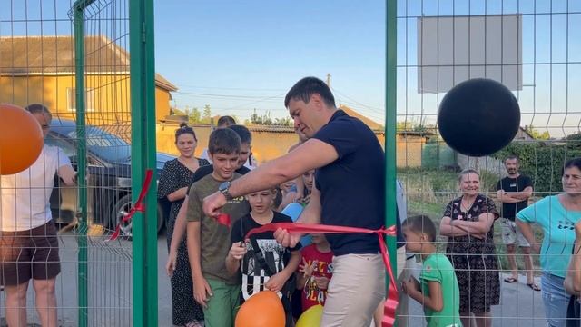 Виктор Петров и НАШ продолжают развивать проекты для детей: новая детская площадка в Комрате смотреть онлайн