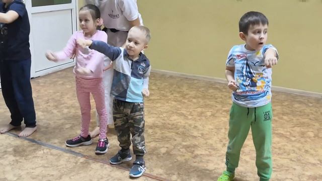 Как Олег в каратэ ходил. Брюс Ли отдыхает. смотреть онлайн