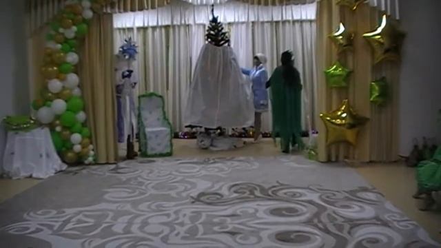 "Приключения новогодних игрушек" (средняя группа) смотреть онлайн